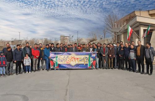 حضور پرشور کارکنان بنیاد مسکن انقلاب اسلامی استان مرکزی در مراسم راهپیمایی یوم الله 22 بهمن